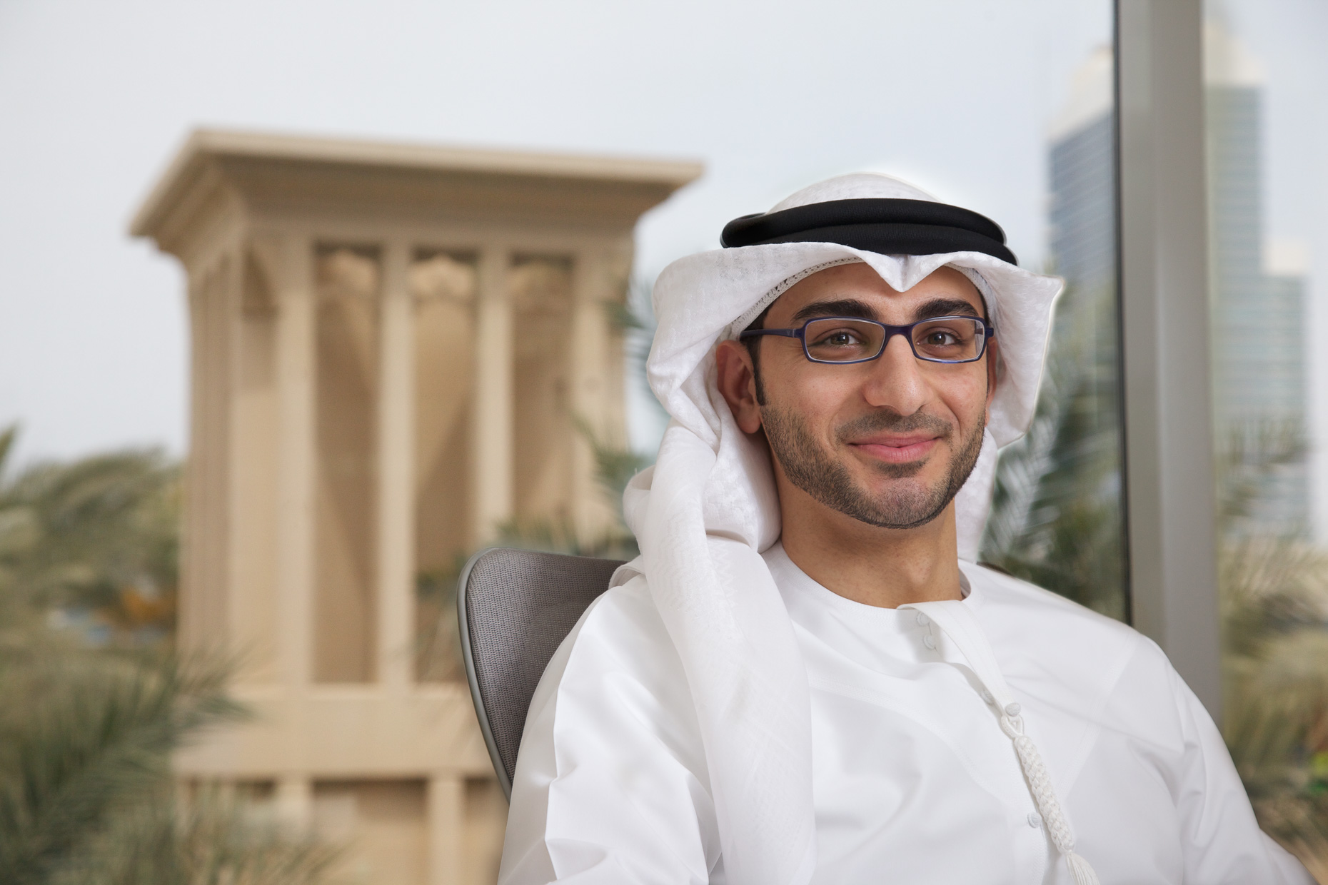 Smiling Emirati Photoshoot | Oliver Jackson